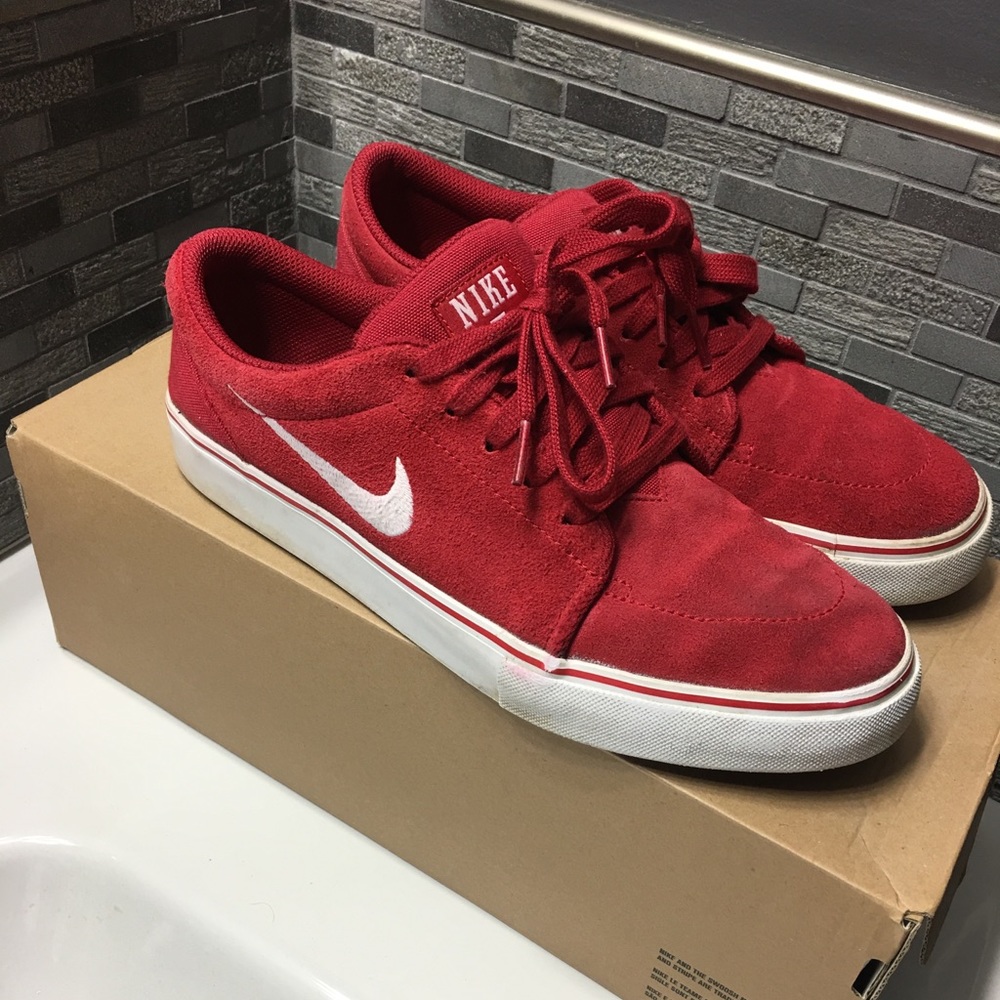 Nike Satire